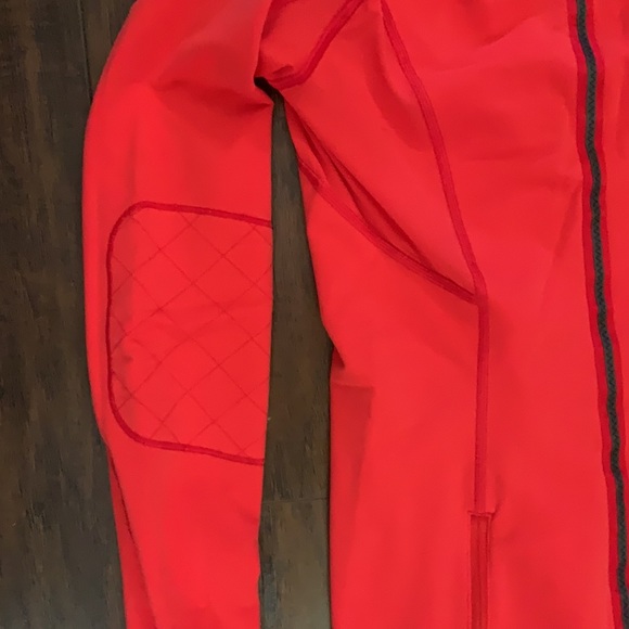 Lululemon half zip pull over - Picture 8 of 10